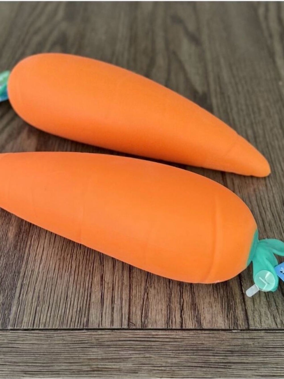 Novelty Carrot-Shaped Toy Pair in Bright Orange (1ct)